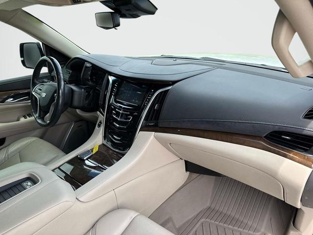 Photo of 2019 Crystal White Tricoat Cadillac Escalade