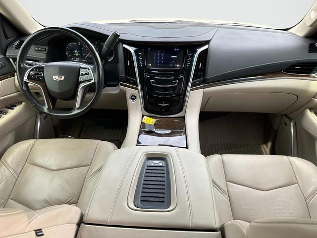 Photo of 2019 Crystal White Tricoat Cadillac Escalade