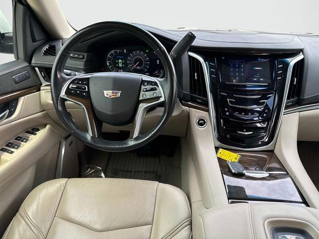 Photo of 2019 Crystal White Tricoat Cadillac Escalade