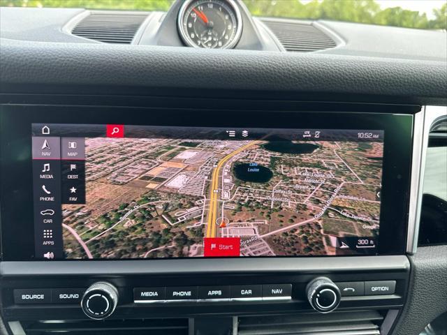 Photo of 2019 White Porsche Macan