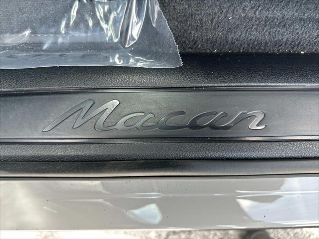 Photo of 2019 White Porsche Macan