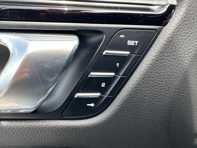 Photo of 2019 White Porsche Macan