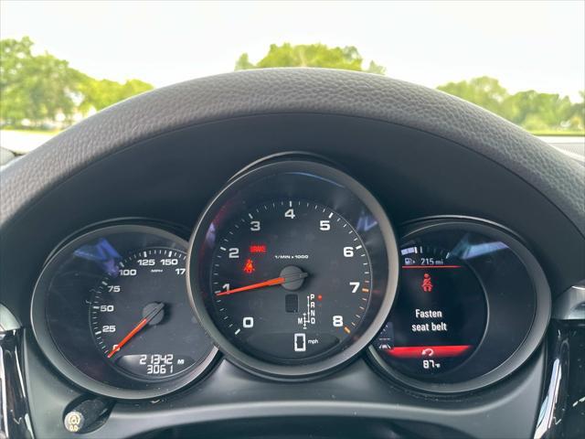 Photo of 2019 White Porsche Macan