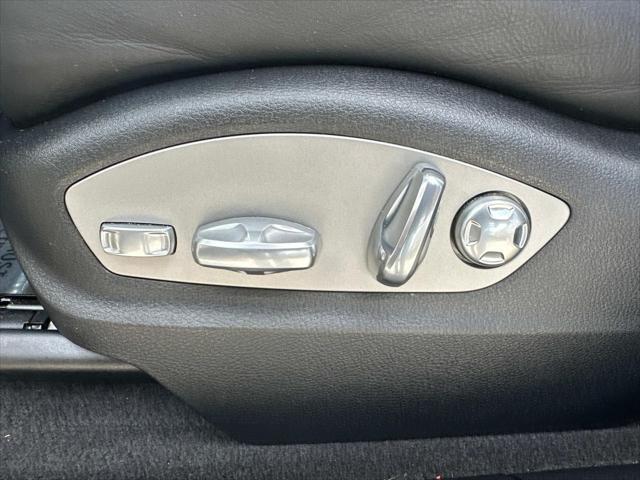 Photo of 2019 White Porsche Macan