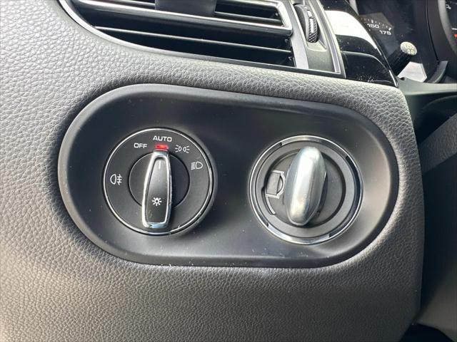 Photo of 2019 White Porsche Macan