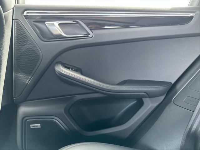 Photo of 2019 White Porsche Macan