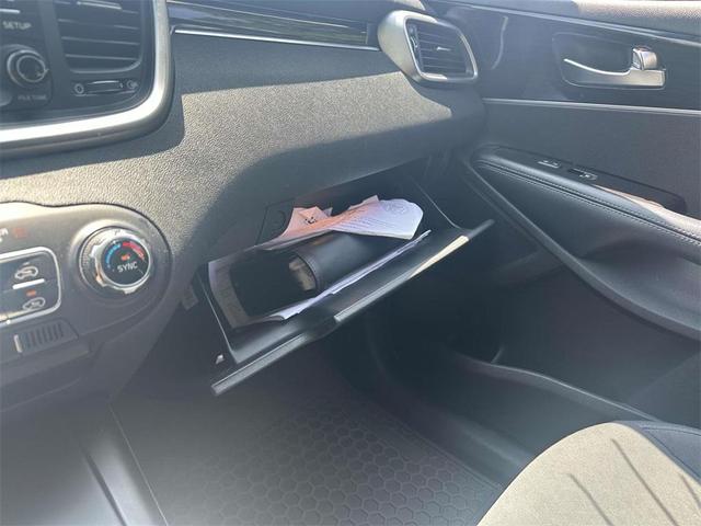 Photo of 2019 Snow White Pearl Kia Sorento