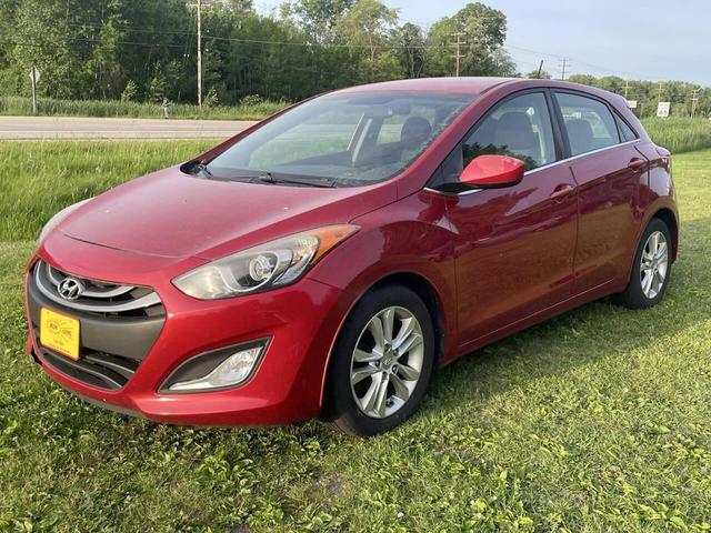Photo of 2014 Red Hyundai Elantra GT