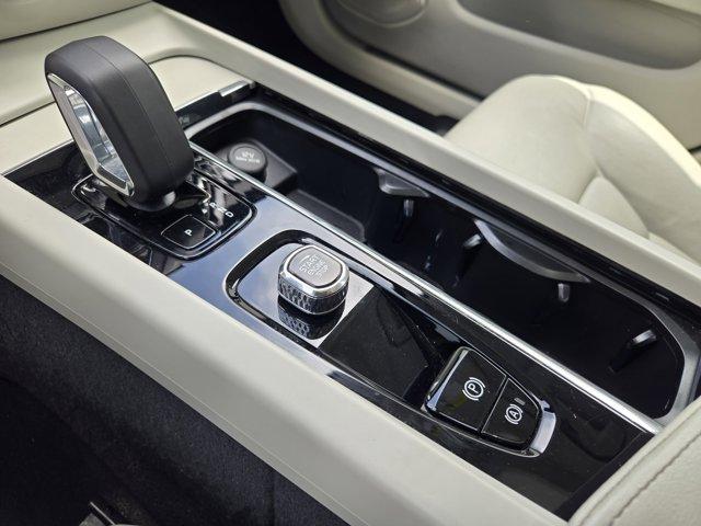 Photo of 2024 Silver Dawn Metallic Volvo S60