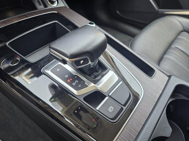 Photo of 2023 Florett Silver Metallic Audi Q5