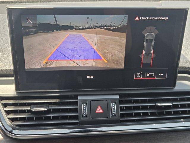 Photo of 2023 Florett Silver Metallic Audi Q5