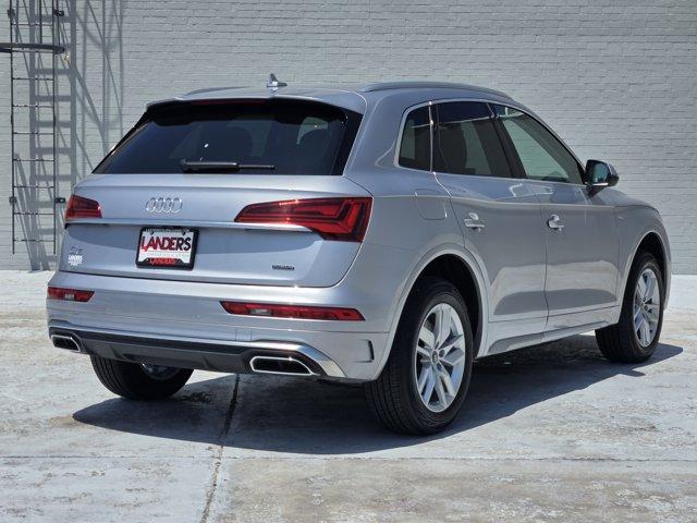 Photo of 2023 Florett Silver Metallic Audi Q5
