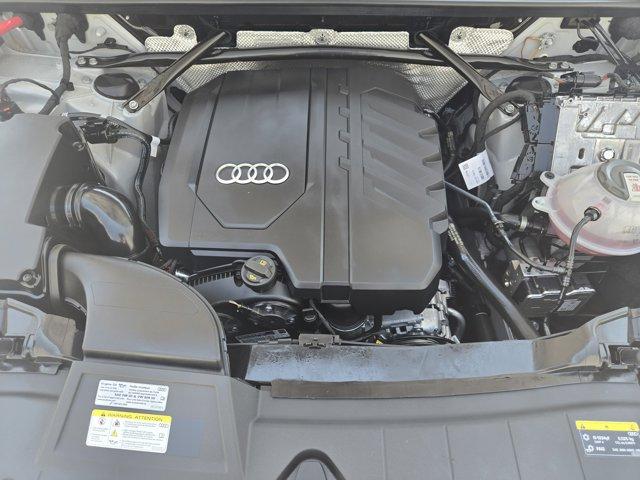 Photo of 2023 Florett Silver Metallic Audi Q5