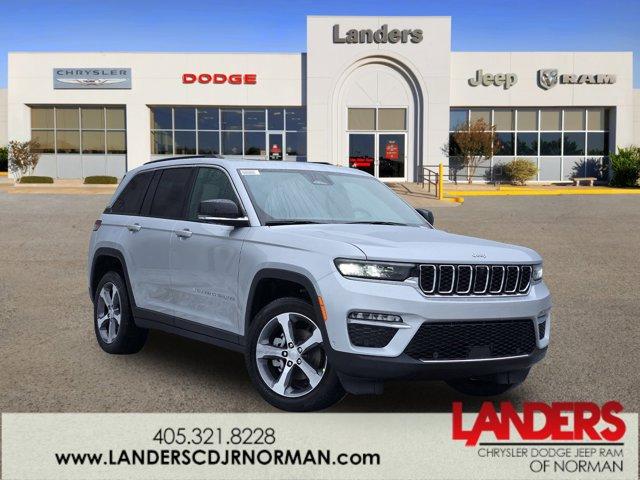 Photo of 2025 Silver Zynith Jeep Grand Cherokee