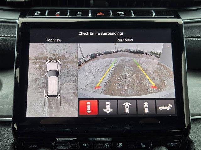 Photo of 2025 Silver Zynith Jeep Grand Cherokee