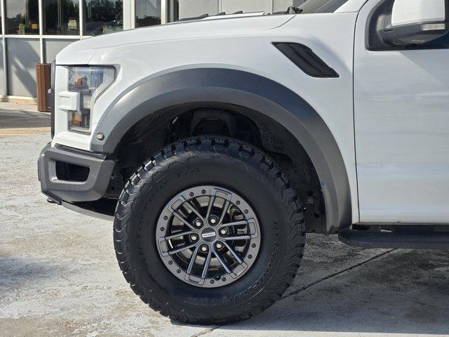 Photo of 2019 Oxford White Ford F-150