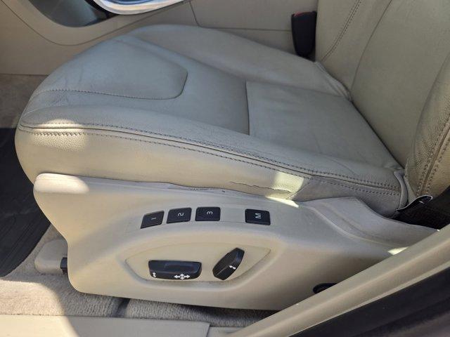 Photo of 2015 Ember Black Metallic Volvo V60