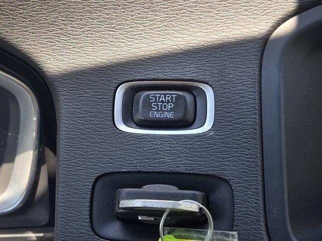 Photo of 2015 Ember Black Metallic Volvo V60