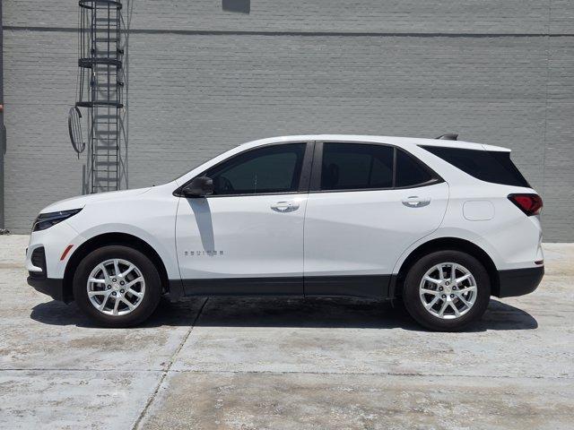 Photo of 2023 Summit White Chevrolet Equinox
