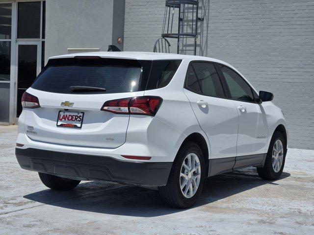 Photo of 2023 Summit White Chevrolet Equinox