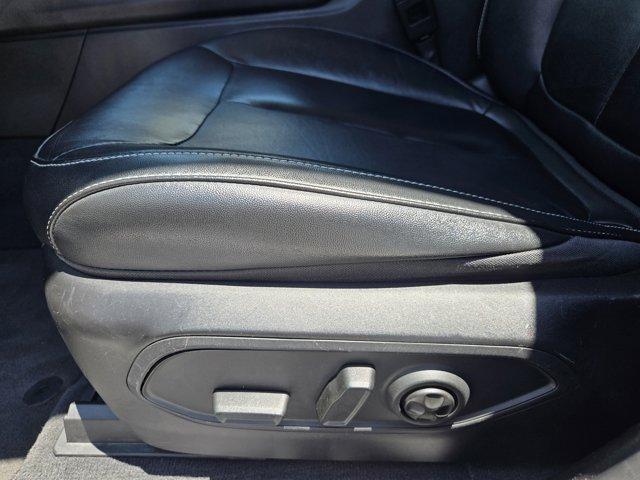 Photo of 2023 Diamond Black Crystal Pearlcoat Jeep Grand Cherokee