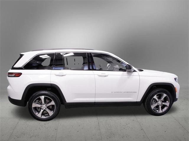 Photo of 2023 Bright White Clearcoat Jeep Grand Cherokee 4xe