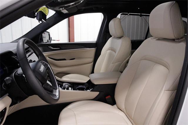 Photo of 2023 Bright White Clearcoat Jeep Grand Cherokee 4xe