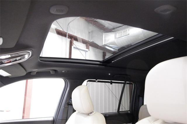 Photo of 2023 Bright White Clearcoat Jeep Grand Cherokee 4xe