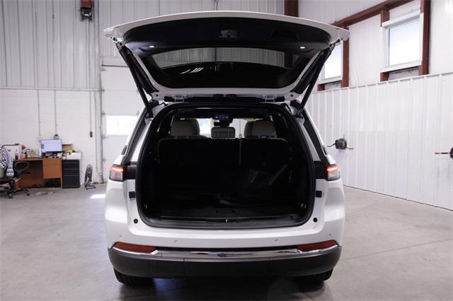 Photo of 2023 Bright White Clearcoat Jeep Grand Cherokee 4xe
