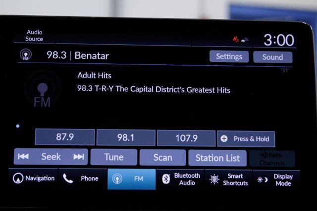 Photo of 2025 Crystal Black Pearl Honda CR-V Hybrid