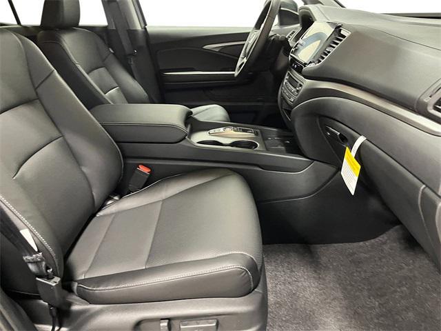 Photo of 2025 White Honda Ridgeline