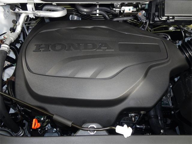 Photo of 2025 White Honda Ridgeline