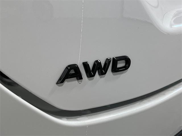 Photo of 2025 White Honda Pilot
