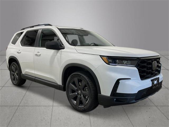 Photo of 2025 White Honda Pilot