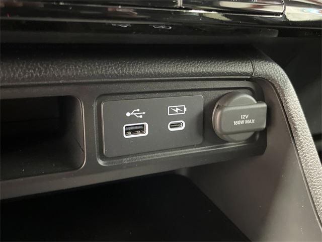 Photo of 2025 White Honda Pilot