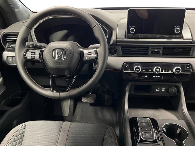 Photo of 2025 White Honda Pilot
