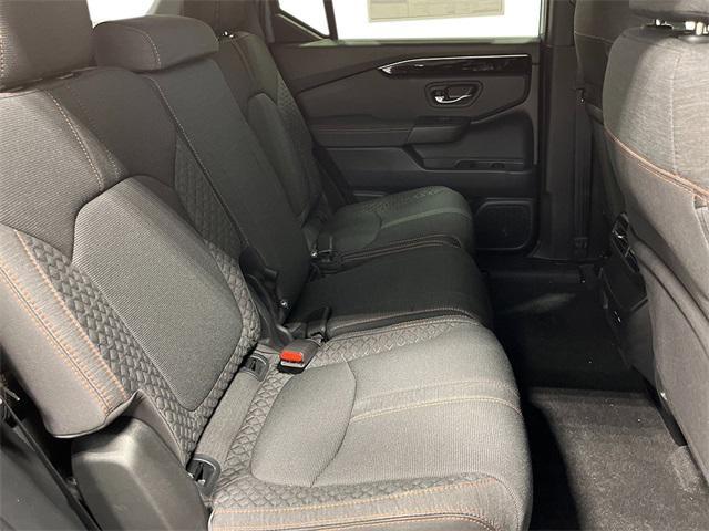 Photo of 2025 White Honda Pilot