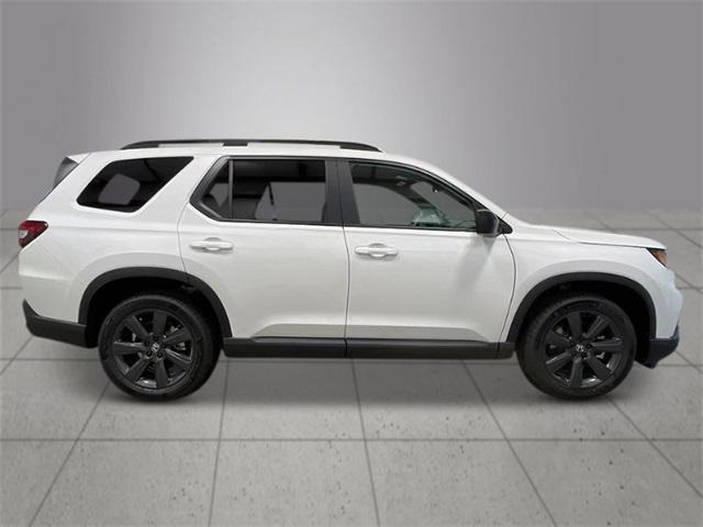 Photo of 2025 White Honda Pilot