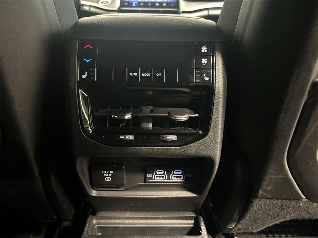 Photo of 2024 Bright White Clearcoat Jeep Grand Cherokee L