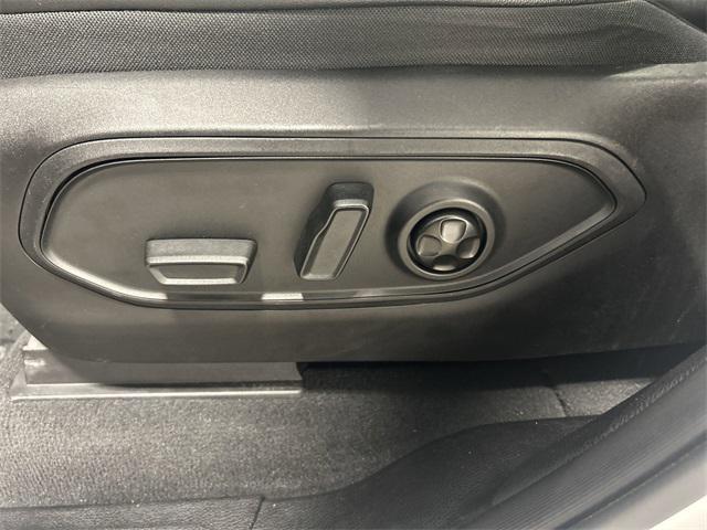 Photo of 2024 Bright White Clearcoat Jeep Grand Cherokee L