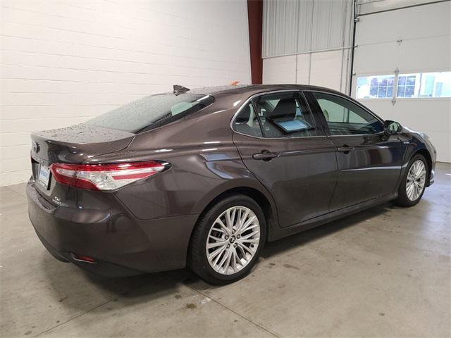 Photo of 2019 Brownstone Toyota Camry Hybrid