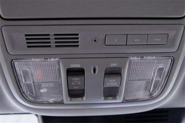 Photo of 2021 Platinum White Pearl Honda CR-V Hybrid