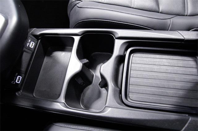 Photo of 2021 Platinum White Pearl Honda CR-V Hybrid