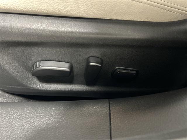 Photo of 2023 Pearl White Tricoat Nissan Altima
