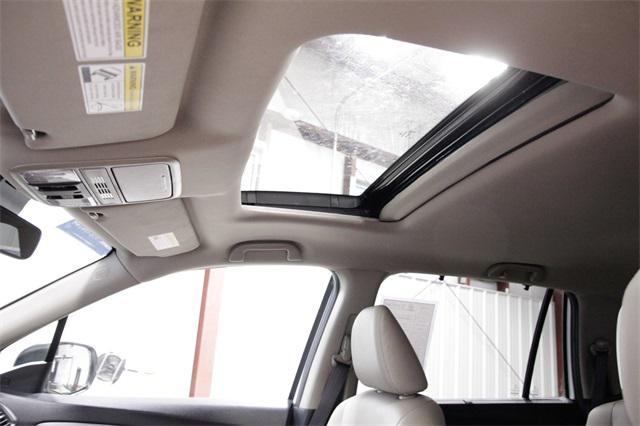 Photo of 2022 Platinum White Pearl Honda Pilot