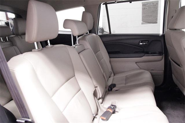 Photo of 2022 Platinum White Pearl Honda Pilot