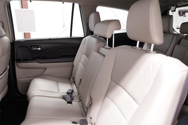 Photo of 2022 Platinum White Pearl Honda Pilot