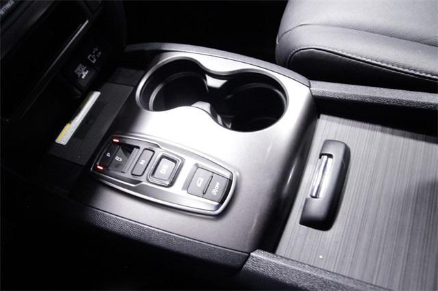 Photo of 2022 Sonic Gray Pearl Honda Pilot