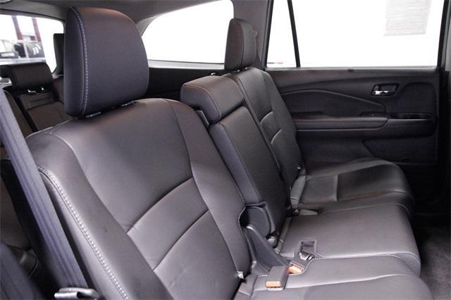 Photo of 2022 Sonic Gray Pearl Honda Pilot