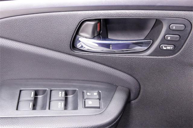 Photo of 2022 Sonic Gray Pearl Honda Pilot